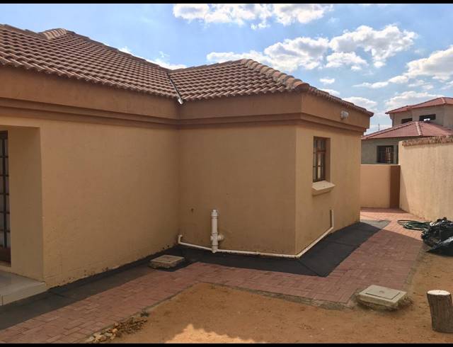 4 BEDROOM HOUSE FOR SALE IN EAGLES CREST